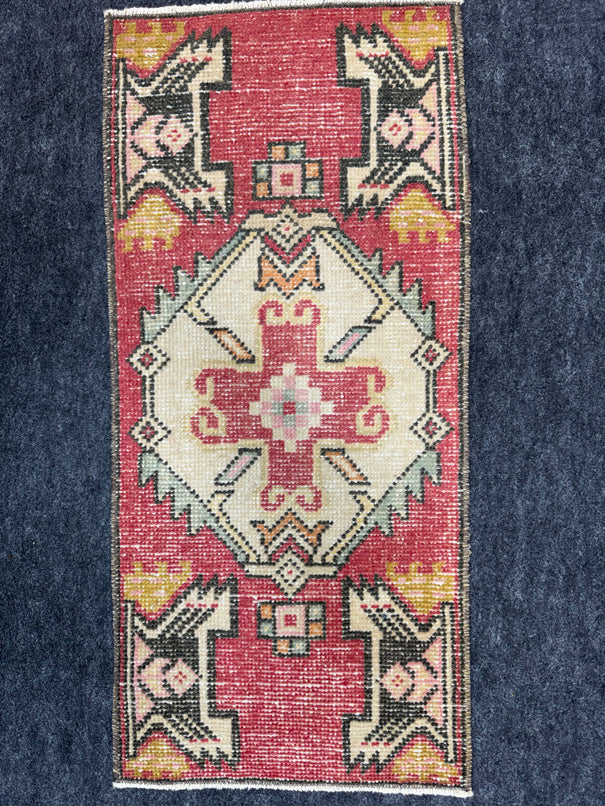 Turkish Yastik Rug  1'4" x  3' #24378