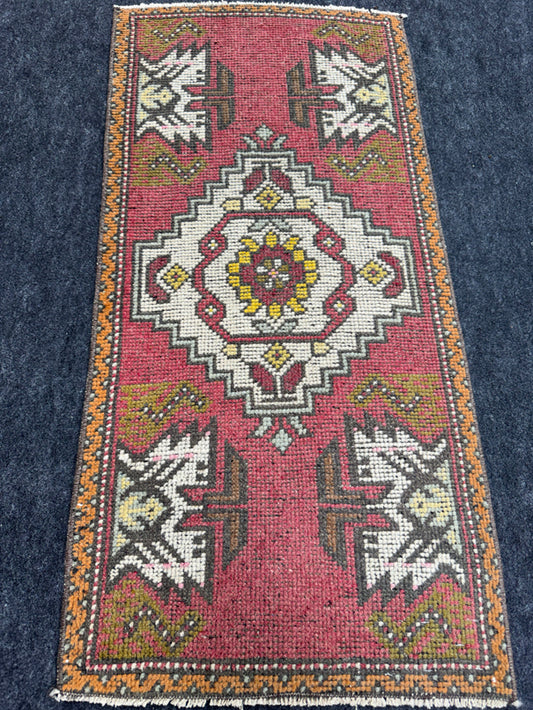 Turkish Yastik Rug  1'7" x  3'3" #24376