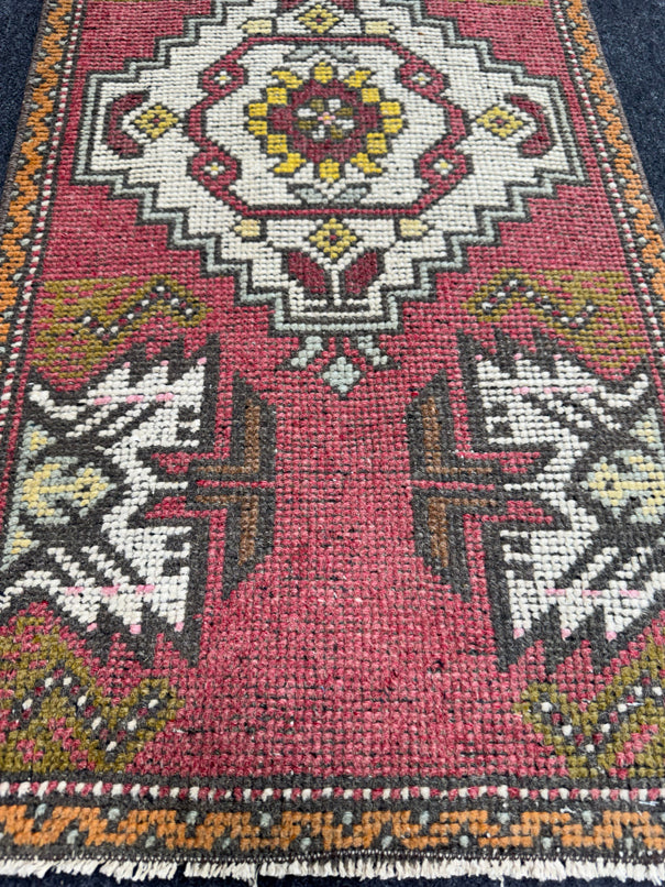Turkish Yastik Rug  1'7" x  3'3" #24376