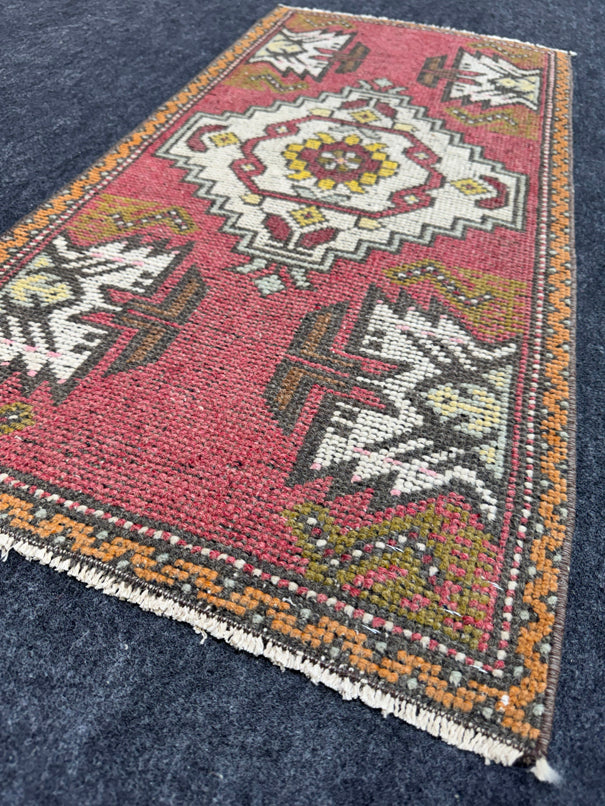 Turkish Yastik Rug  1'7" x  3'3" #24376