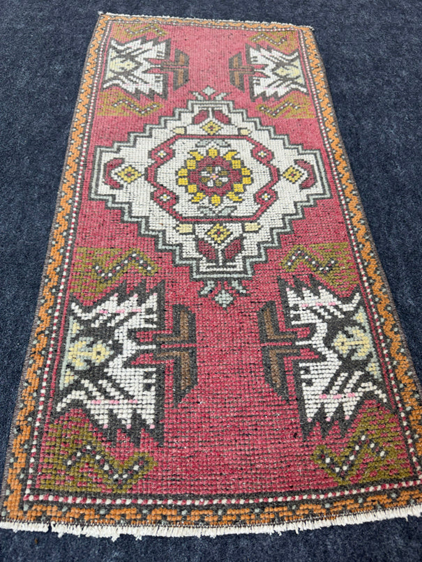 Turkish Yastik Rug  1'7" x  3'3" #24376