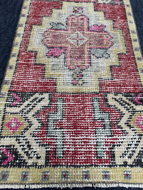 Turkish Yastik Rug  1'6" x  3'1" #24375