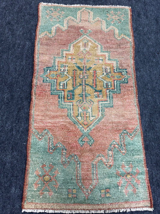 Turkish Yastik Rug  1'6" x  2'10" #24374
