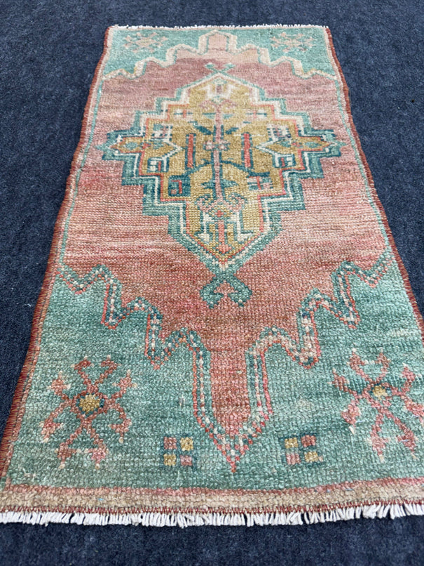 Turkish Yastik Rug  1'6" x  2'10" #24374
