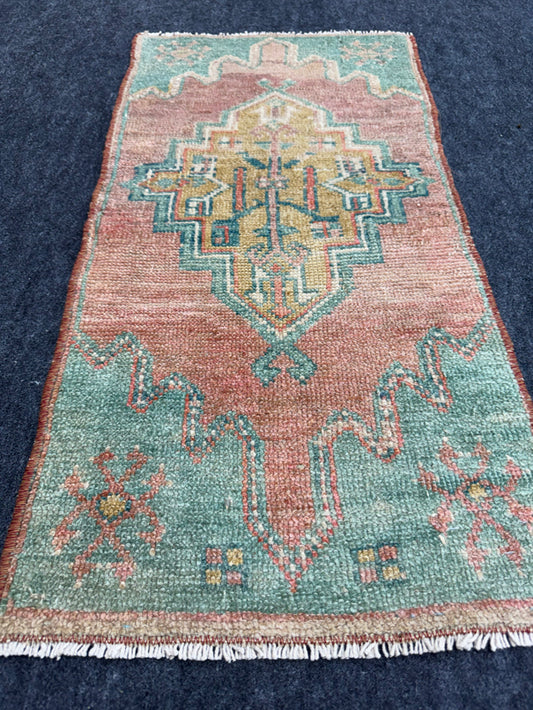 Turkish Yastik Rug  1'6" x  2'10" #24374