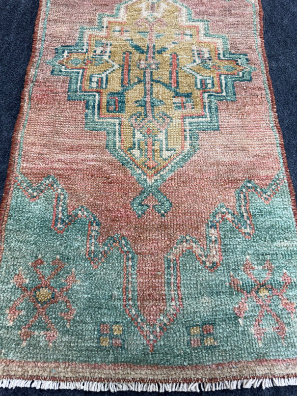 Turkish Yastik Rug  1'6" x  2'10" #24374