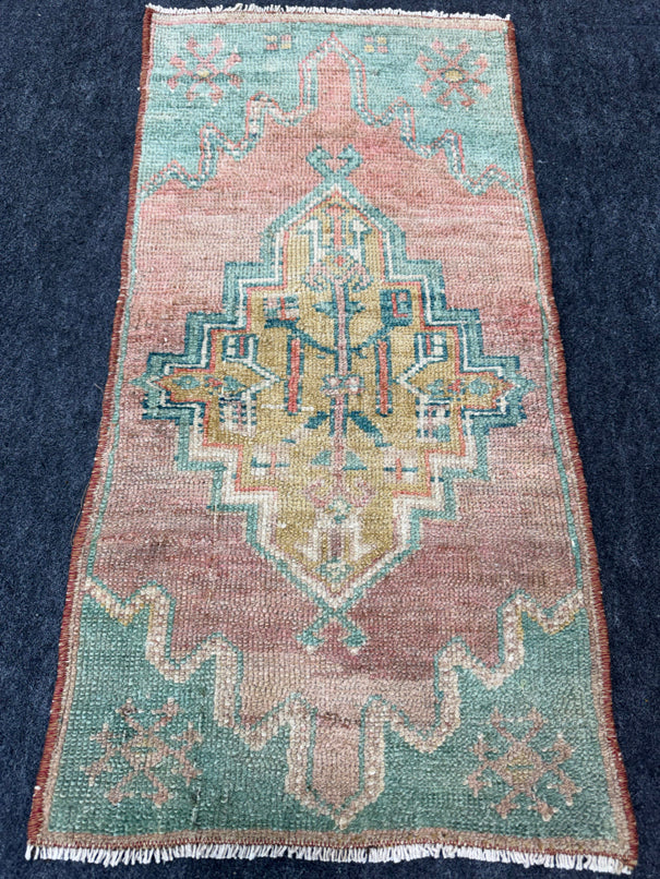 Turkish Yastik Rug  1'6" x  2'10" #24374