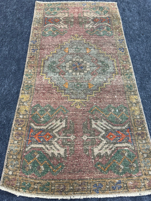 Turkish Yastik Rug  1'8" x  3'5" #24370