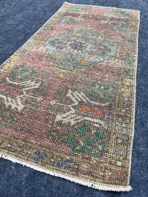 Turkish Yastik Rug  1'8" x  3'5" #24370