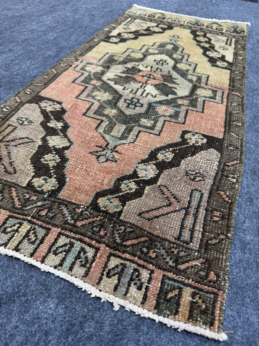Turkish Yastik Rug  1'8" x  3'7" #24371