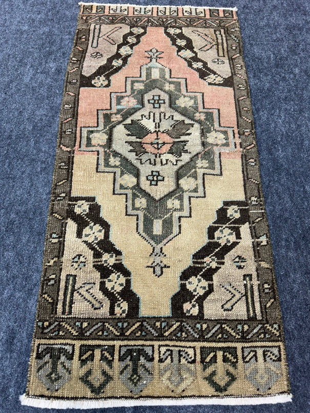 Turkish Yastik Rug  1'8" x  3'7" #24371