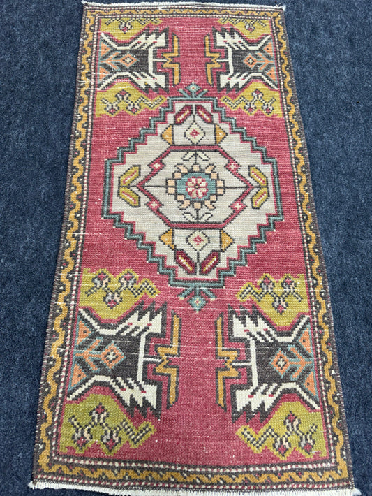 Turkish Yastik Rug  1'7" x  3'4" #24368
