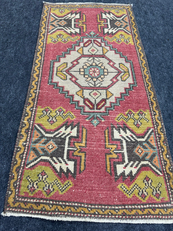 Turkish Yastik Rug  1'7" x  3'4" #24368