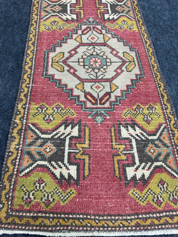Turkish Yastik Rug  1'7" x  3'4" #24368