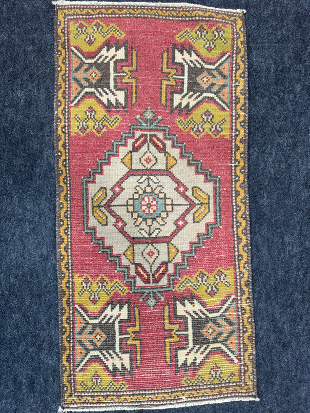 Turkish Yastik Rug  1'7" x  3'4" #24368