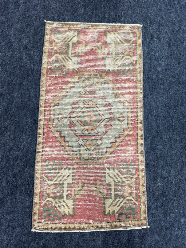 Turkish Yastik Rug  1'8" x  3'2" #24366