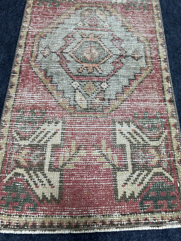 Turkish Yastik Rug  1'8" x  3'2" #24366