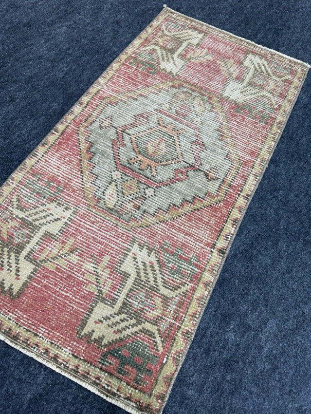 Turkish Yastik Rug  1'8" x  3'2" #24366
