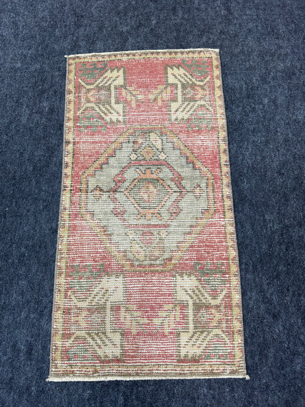 Turkish Yastik Rug  1'8" x  3'2" #24366
