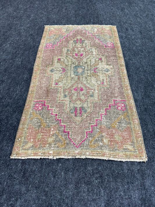 Turkish Yastik Rug  1'7" x  2'11" #24365
