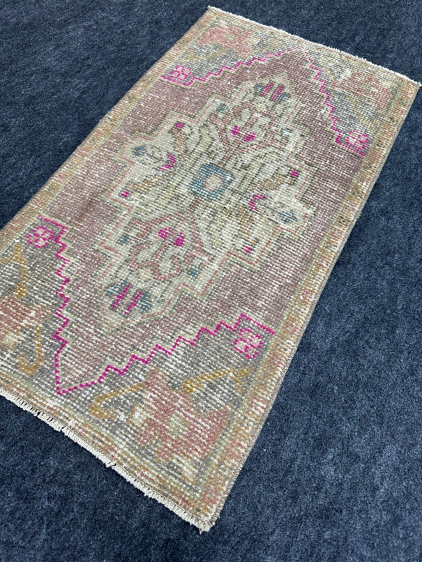 Turkish Yastik Rug  1'7" x  2'11" #24365