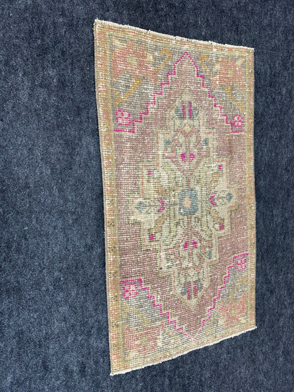 Turkish Yastik Rug  1'7" x  2'11" #24365