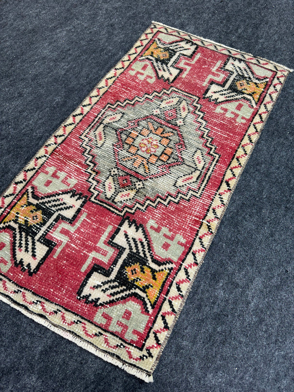 Turkish Yastik Rug  1'7" x  3' #24356
