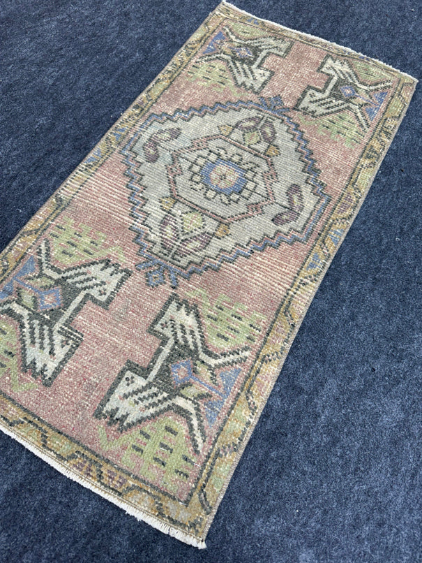 Turkish Yastik Rug  1'7" x  3'3" #24359