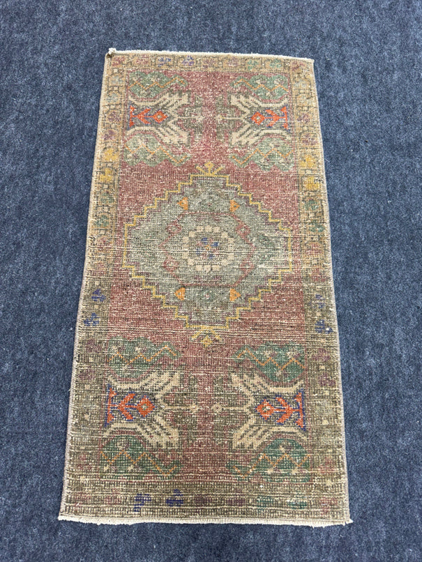 Turkish Yastik Rug  1'8" x  3'4" #24360