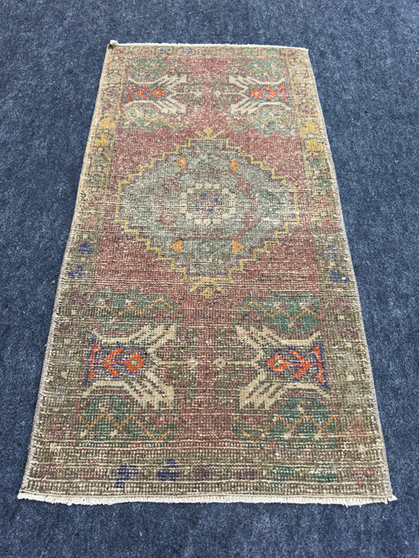 Turkish Yastik Rug  1'8" x  3'4" #24360