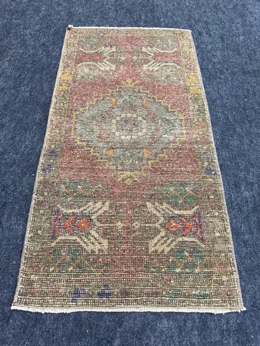 Turkish Yastik Rug  1'8" x  3'4" #24360