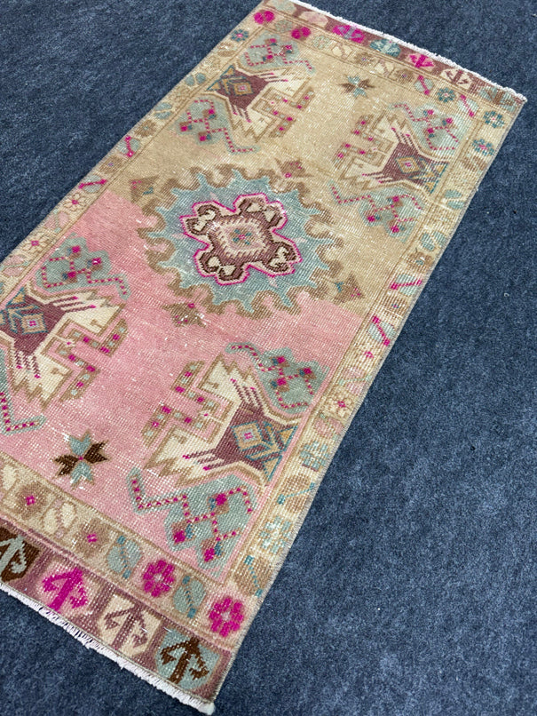 Turkish Yastik Rug  1'8" x  3'5" #24361