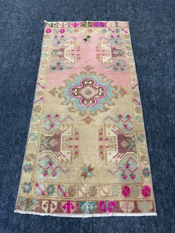 Turkish Yastik Rug  1'8" x  3'5" #24361