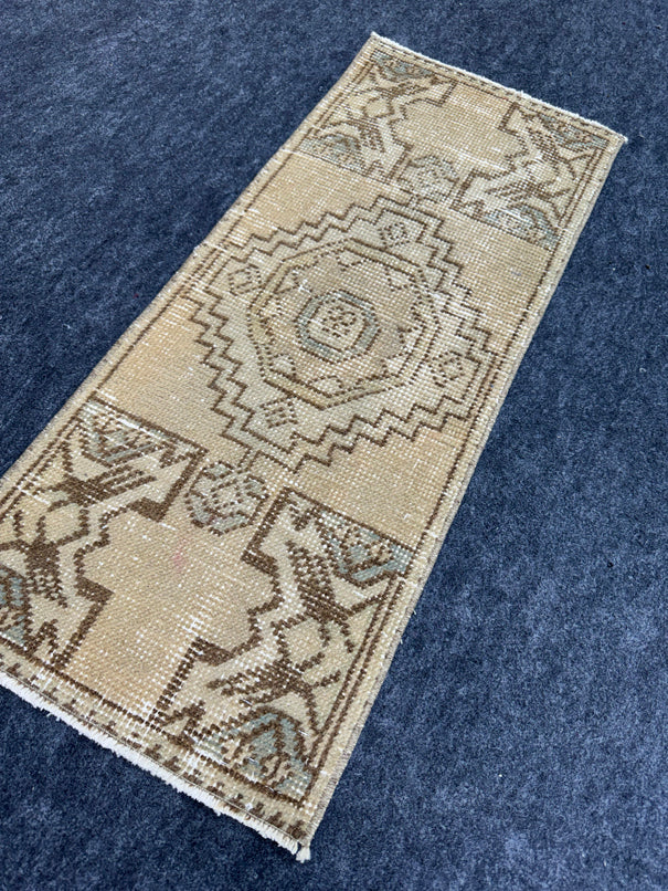Turkish Yastik Rug  1'4" x  3'1" #24362
