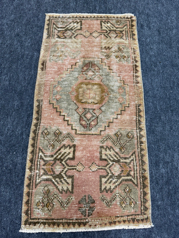Turkish Yastik Rug  1'7" x  3'3" #24354