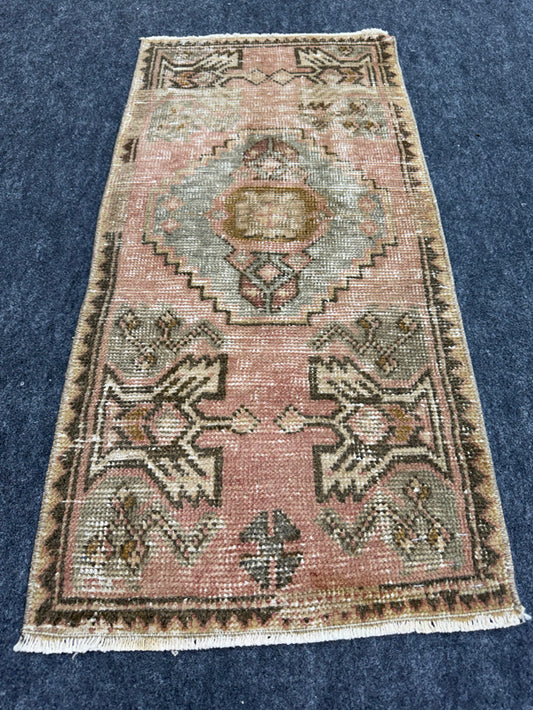 Turkish Yastik Rug  1'7" x  3'3" #24354