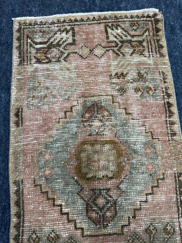 Turkish Yastik Rug  1'7" x  3'3" #24354