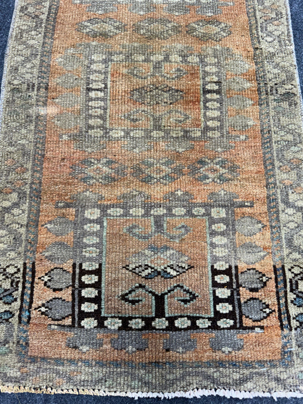 Turkish Yastik Rug  1'6" x  2'7" #24352