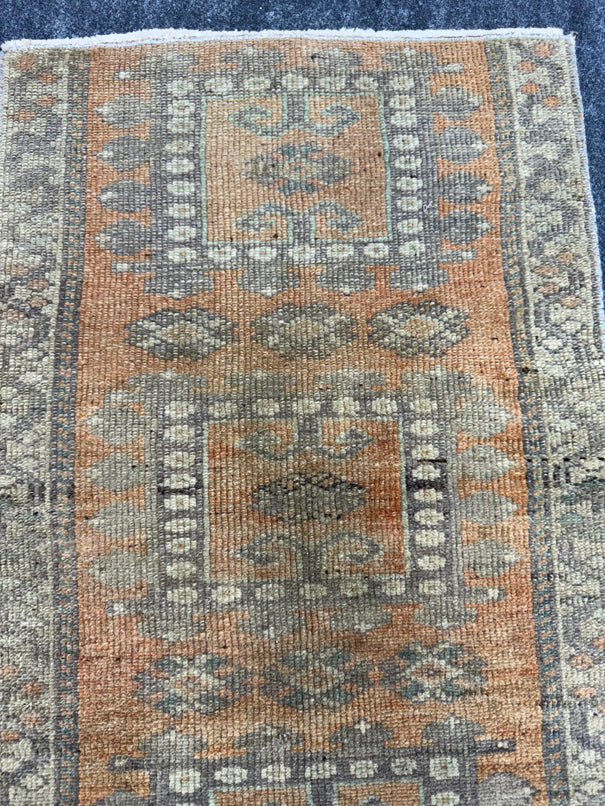 Turkish Yastik Rug  1'6" x  2'7" #24352