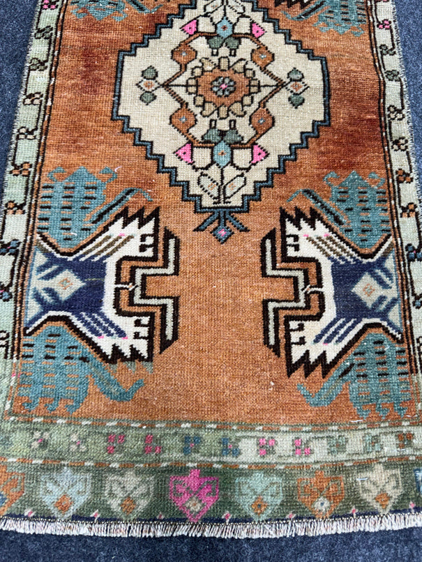 Turkish Yastik Rug  1'5" x  2'9" #24350