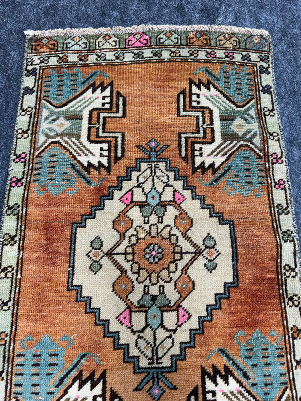 Turkish Yastik Rug  1'5" x  2'9" #24350
