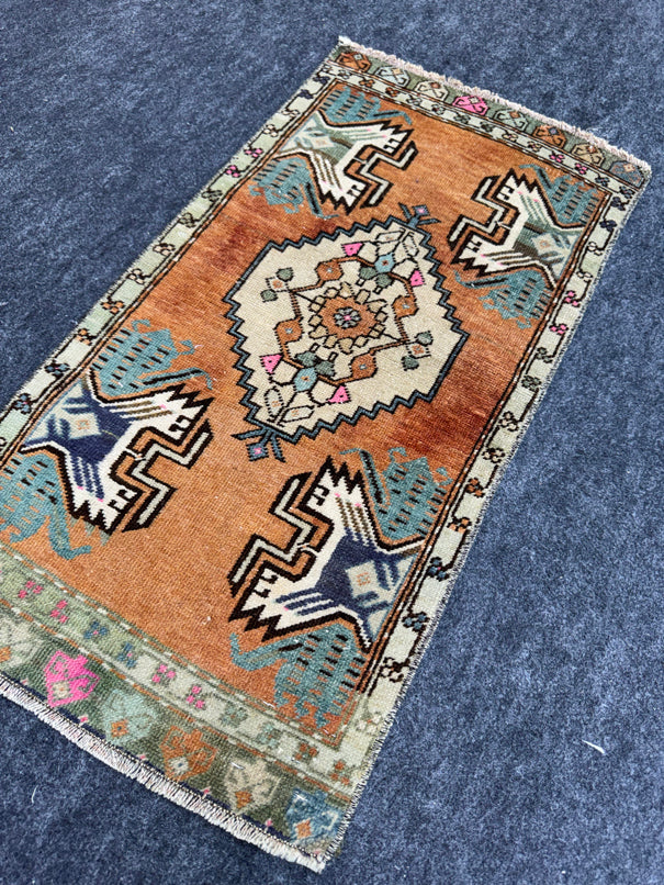 Turkish Yastik Rug  1'5" x  2'9" #24350