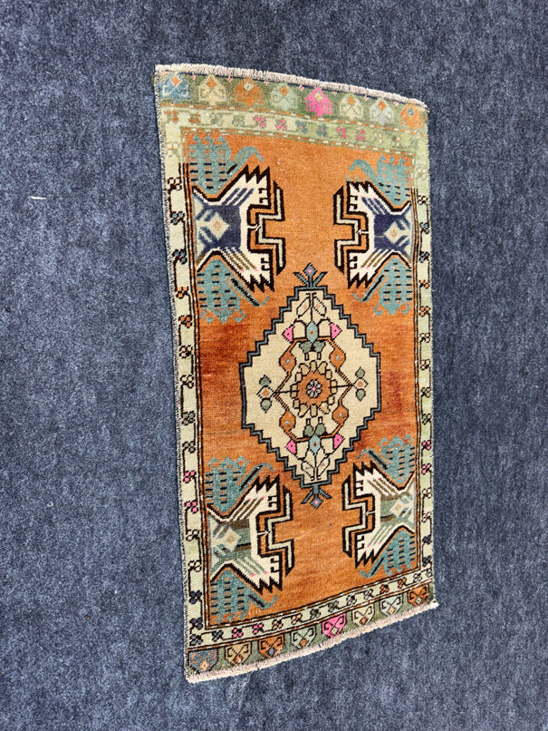 Turkish Yastik Rug  1'5" x  2'9" #24350