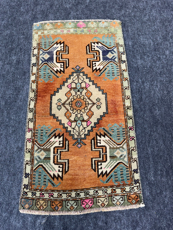 Turkish Yastik Rug  1'5" x  2'9" #24350