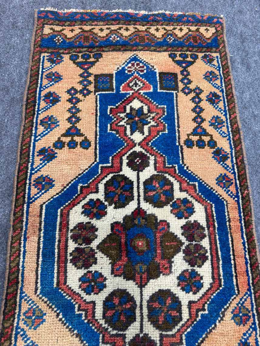 Turkish Yastik Rug  1'6" x  3'5" #24351