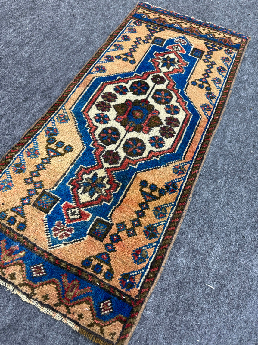 Turkish Yastik Rug  1'6" x  3'5" #24351