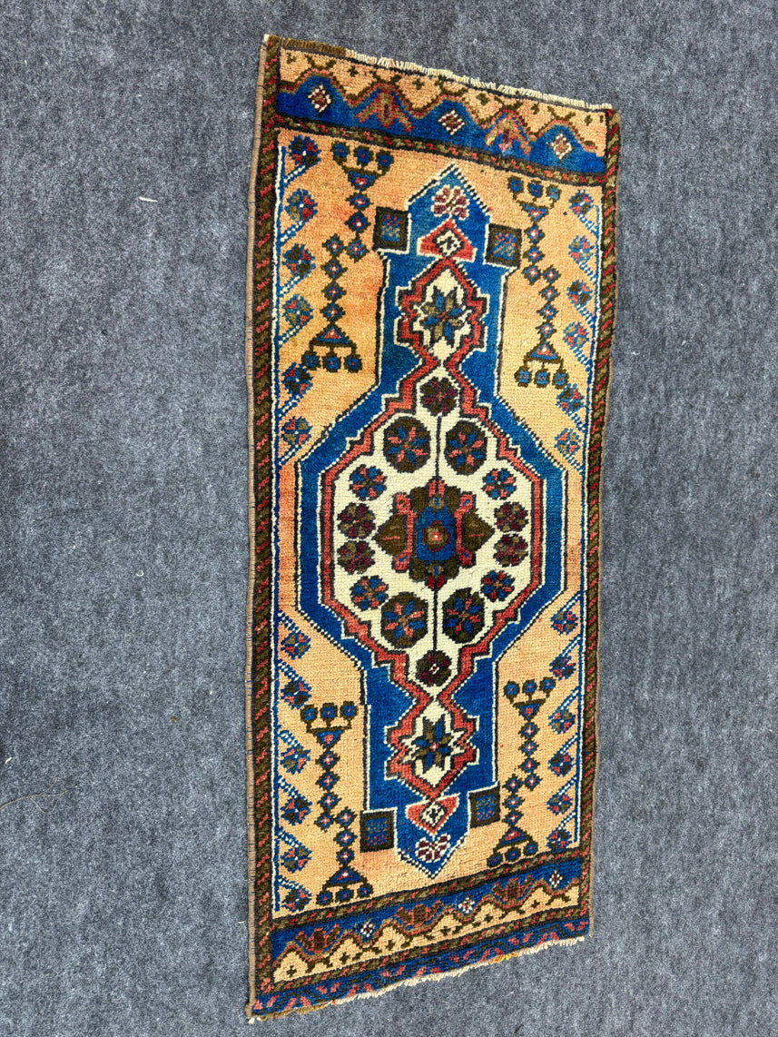 Turkish Yastik Rug  1'6" x  3'5" #24351