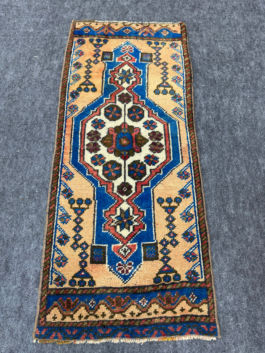 Turkish Yastik Rug  1'6" x  3'5" #24351