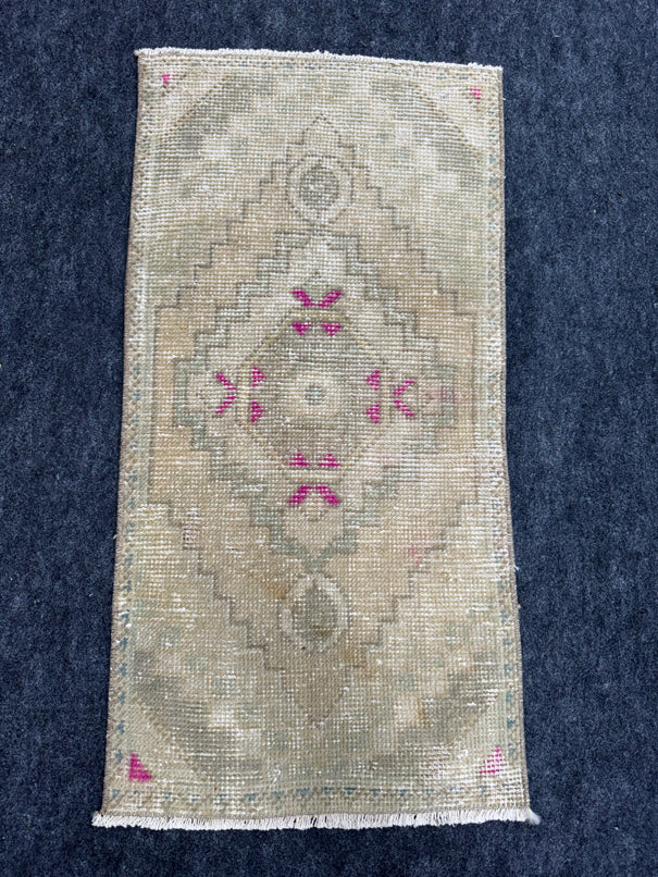 Turkish Yastik Rug  1'7" x  3' #24347