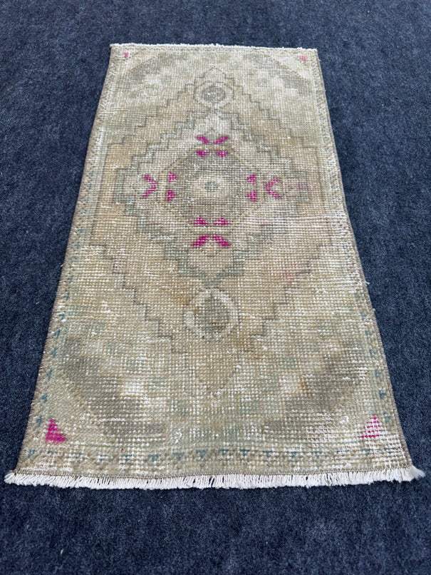 Turkish Yastik Rug  1'7" x  3' #24347